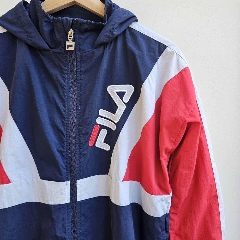 Fila Light-weight Zip-front Jacket with Hood, Fila Logo on Front, Size Medium - Picture 10 of 11